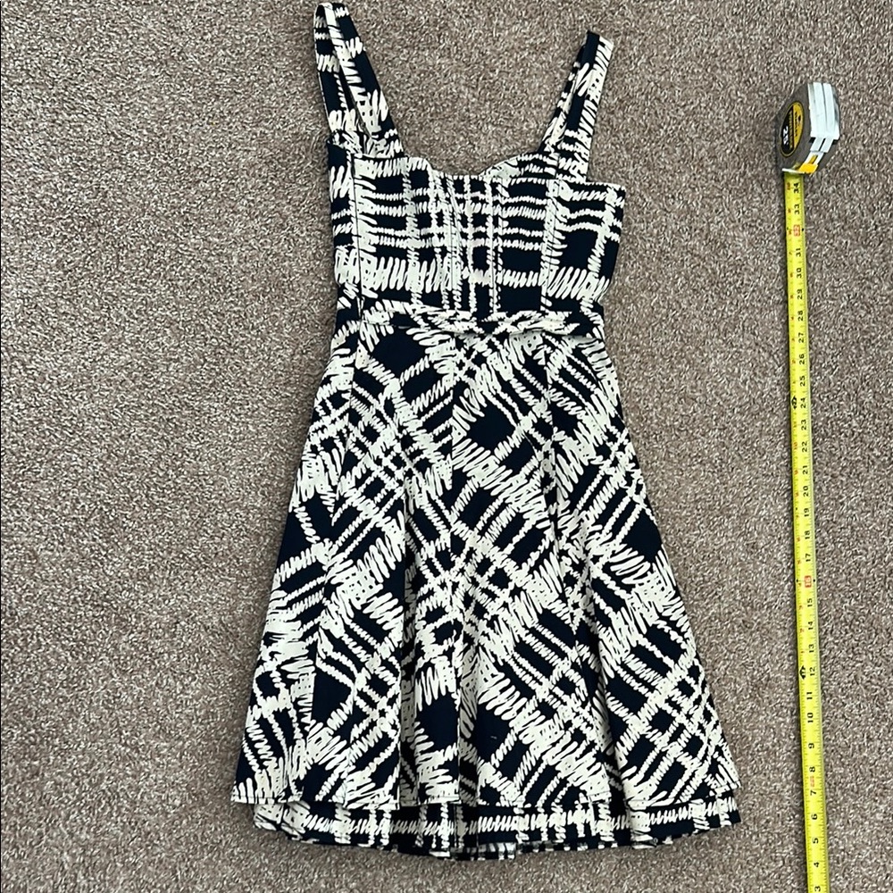 Karen millen navy and White Patterned Dress - Picture 8 of 10